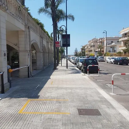 La Del Mar Guest house *