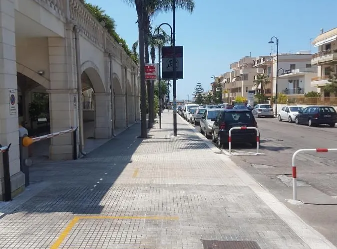 La Del Mar Konukevi 3*